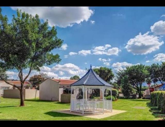 2 BEDROOM TOWNHOUSE FOR SALE IN FAIRLAND